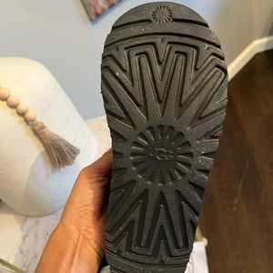 Tasman uggs BLACK size 6